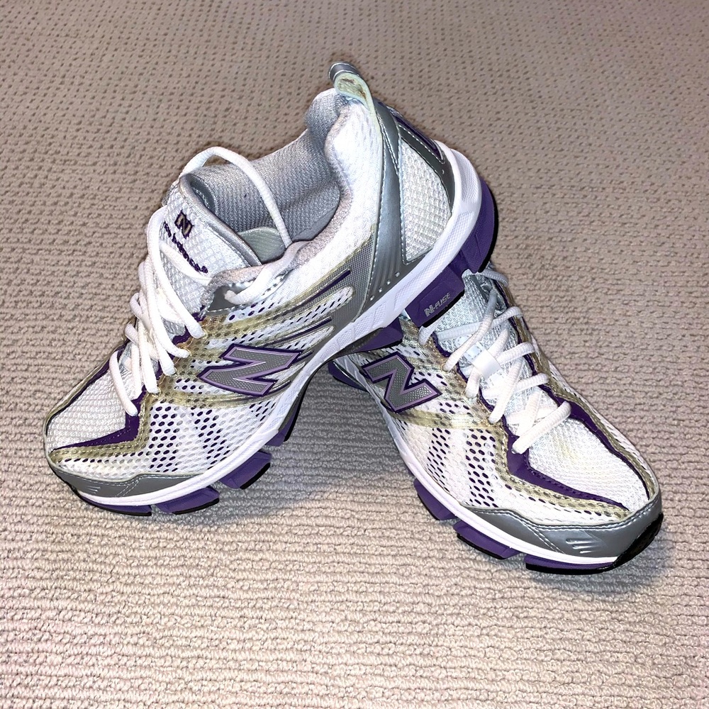 New Balance Fuse 710 Women’s Sneakers Size 8M